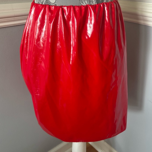 Women’s Boo Hoo Polyurethane Mini Skirt Size 16 - Picture 1 of 6